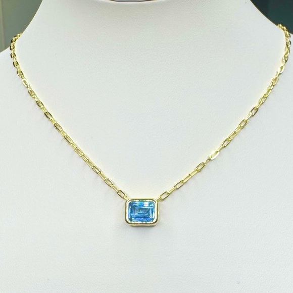 Elegant 18K Gold Necklace with Aquamarine Gemstone - Picture 1 of 4